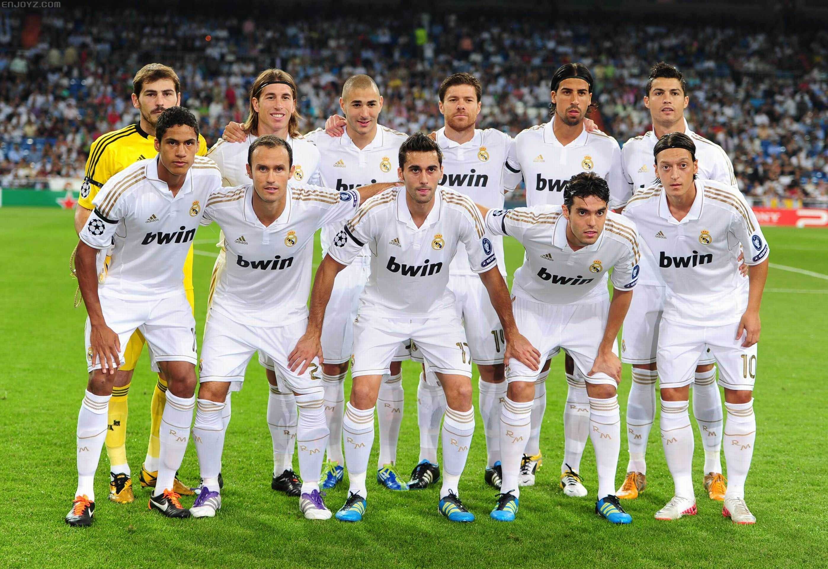 国乒8-2法国采访！莎头谈双打，王曼昱不满失误，梁靖崑谈被逆转