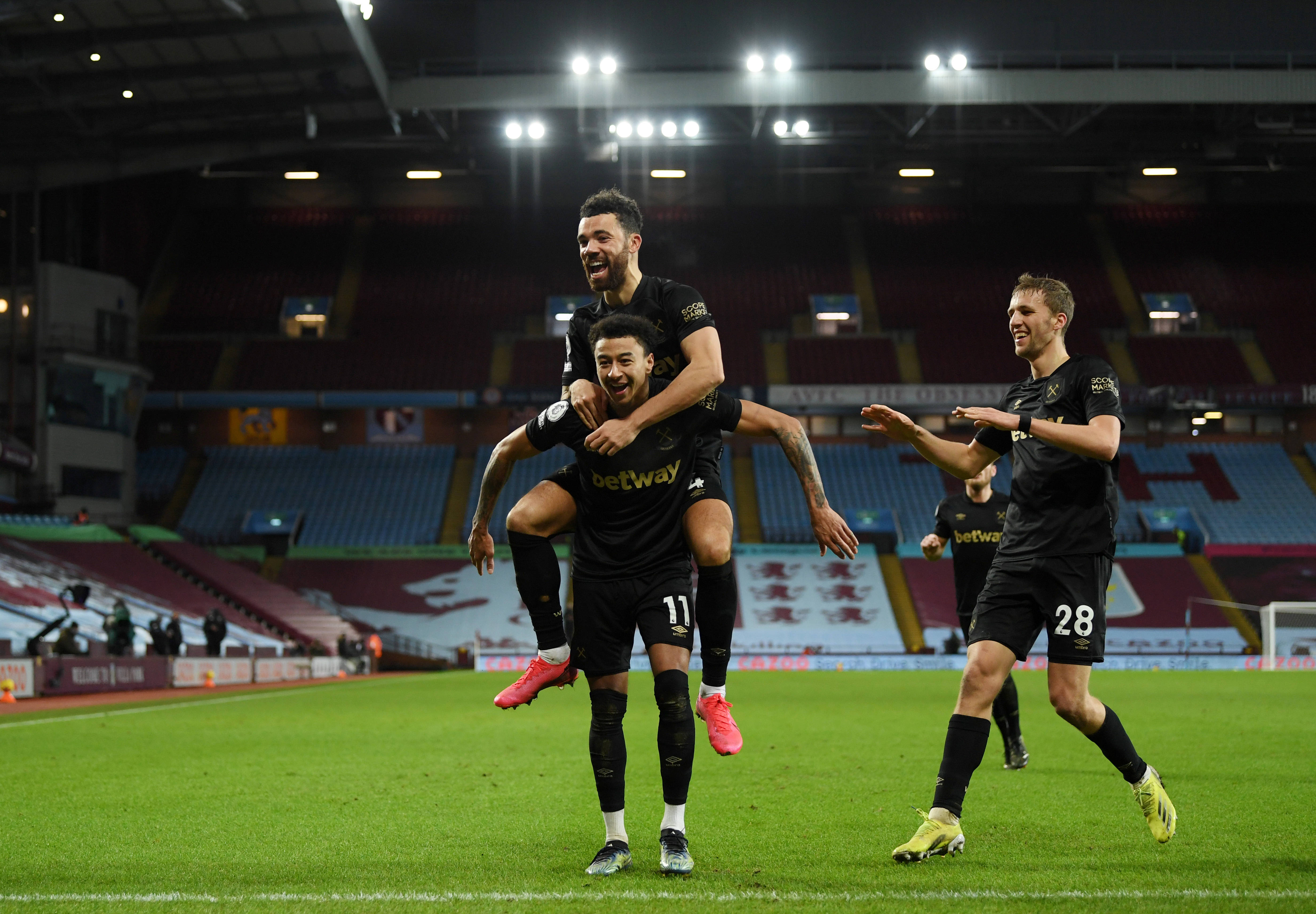 阿斯：埃切韦里渴望重返河床，但曼城仍会将他租借至赫罗纳（阿斯：埃切韦里盼回归河床，曼城仍拟将其外租至赫罗纳）