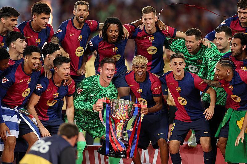 索兰克：赢得欧联杯是人生最棒的时刻，从《龙珠》中学到很多（索兰克：欧联夺冠是我人生高光时刻，许多启发源自《龙珠）