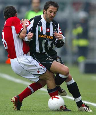 巴黎队史第九次在欧冠负于拜仁仅次于皇萨（巴黎欧冠第九次不敌拜仁，次数仅次皇马与巴萨）