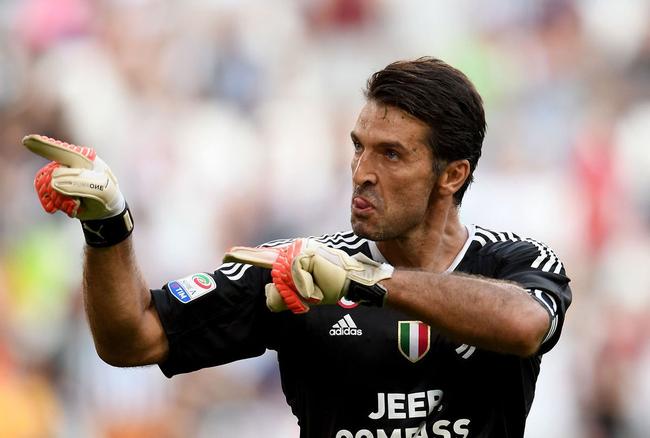 爱德华兹轰39分带队终结连败，统治末节独砍14分杀死比赛（爱德华兹砍下39分率队止连败，末节独取14分一锤定音）